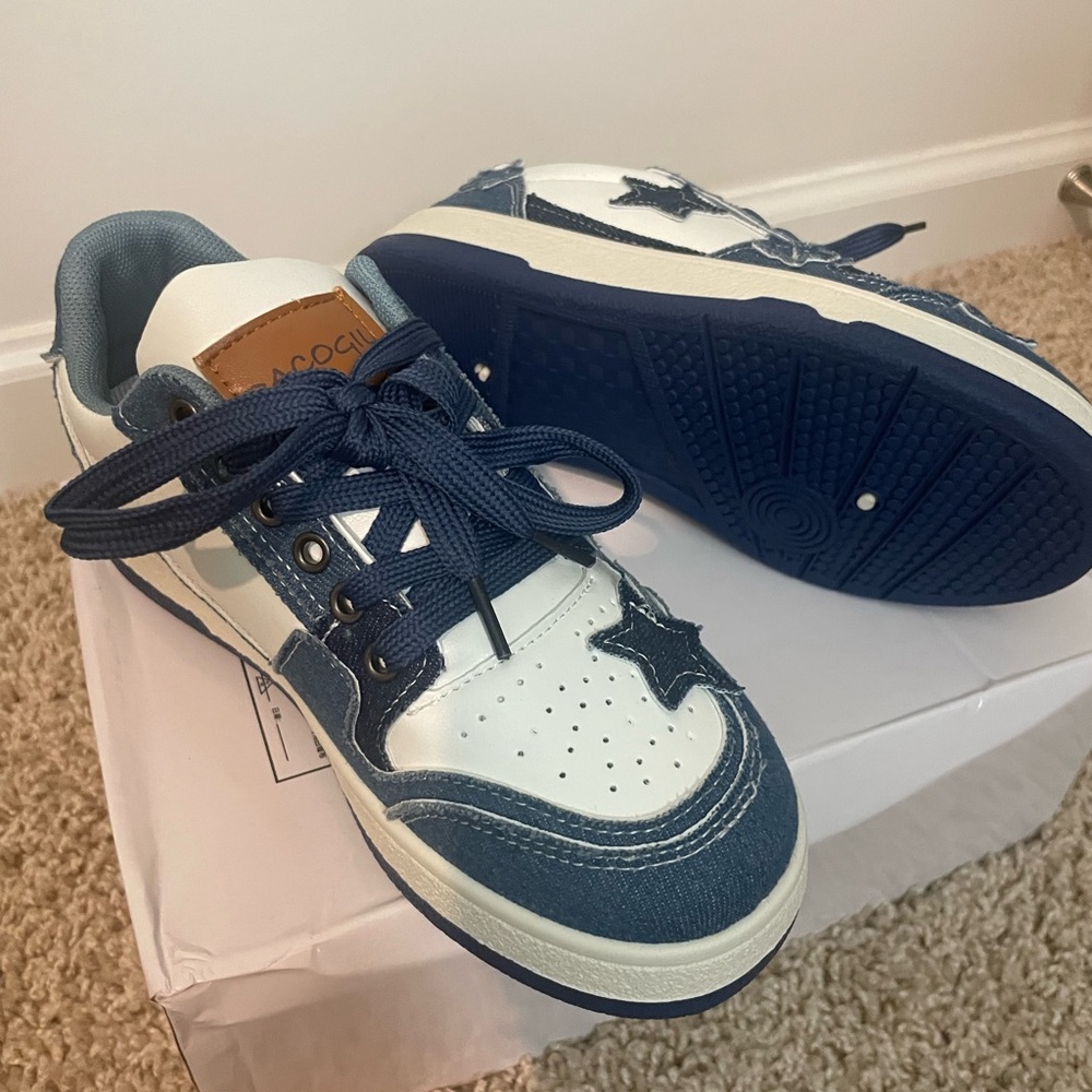 Kids Size 4.5 Denim Fashion Sneakers Stars White and Blue - Picture 6 of 8
